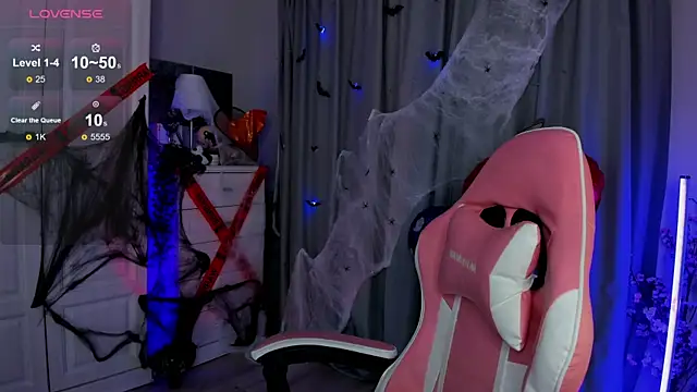  Loneve   online show from October 15, 2025, 2:47 pm