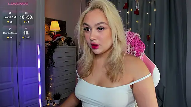 Snapshot of _Loneve__ chatting on February 19, 2026, 3:53 pm Loneve online show from February 19, 2026, 3:53 pm