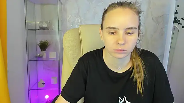 Lika 0ne online show from November 8, 2025, 1:47 pm