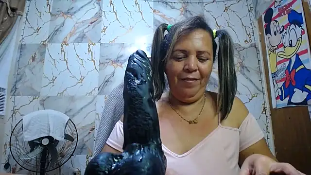Snapshot of alina_maturehot chatting on April 20, 2026, 8:17 am alina maturehot online show from April 20, 2026, 8:17 am
