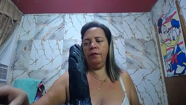 Snapshot of alina_maturehot chatting on April 19, 2026, 5:19 am alina maturehot online show from April 19, 2026, 5:19 am
