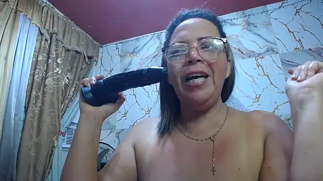 Snapshot of alina_maturehot chatting on April 2, 2026, 12:18 am alina maturehot online show from April 2, 2026, 12:18 am