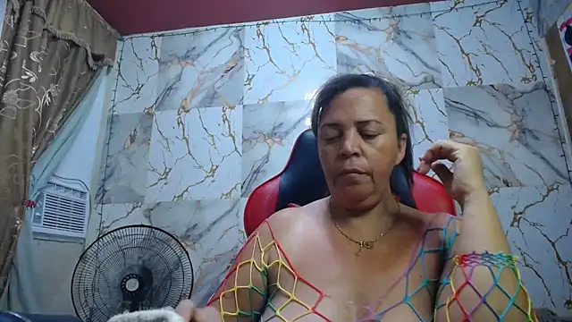 Snapshot of alina_maturehot chatting on March 10, 2026, 12:47 am alina maturehot online show from March 10, 2026, 12:47 am