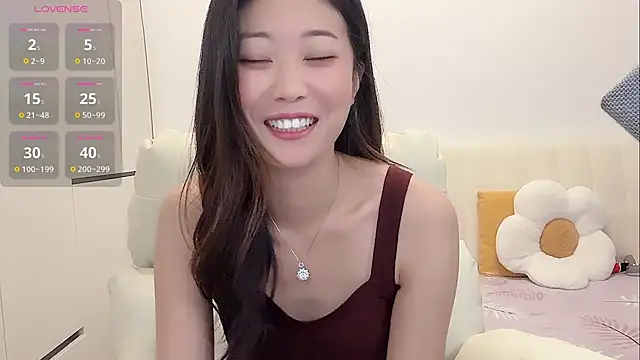 yunyun121 online show from November 10, 2025, 12:43 pm