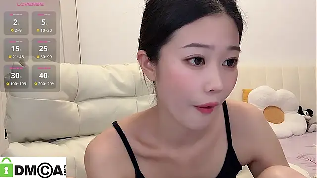 yunyun121 online show from December 4, 2025, 3:11 pm