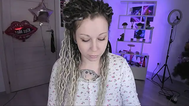 HoneySallyMoore online show from November 5, 2025, 2:25 am