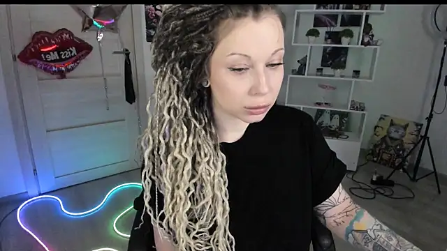 HoneySallyMoore online show from February 27, 2026, 3:56 pm