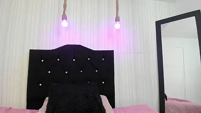 Snapshot of nicky_angel1 chatting on February 26, 2025, 10:04 pm nicky angel1 online show from February 26, 2025, 10:04 pm