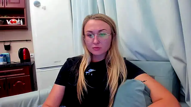 your Goddess Eva online show from September 12, 2025, 6:40 pm