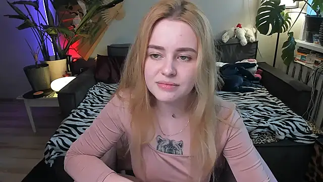 Alexa Pirs online show from April 6, 2026, 2:18 pm