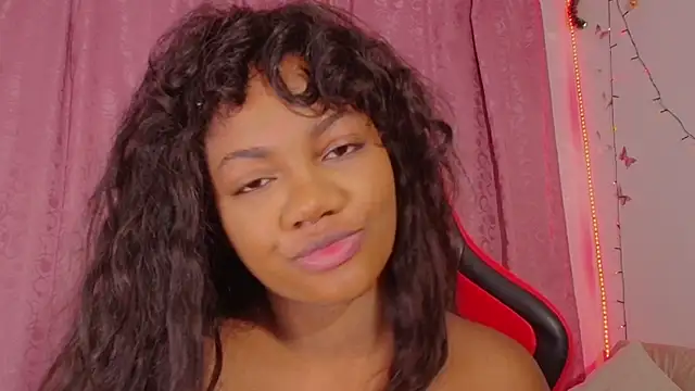 Snapshot of Daphnewalker__ chatting on December 17, 2025, 11:04 am Daphnewalker online show from December 17, 2025, 11:04 am