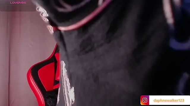 Snapshot of Daphnewalker__ chatting on February 25, 2026, 12:16 pm Daphnewalker online show from February 25, 2026, 12:16 pm