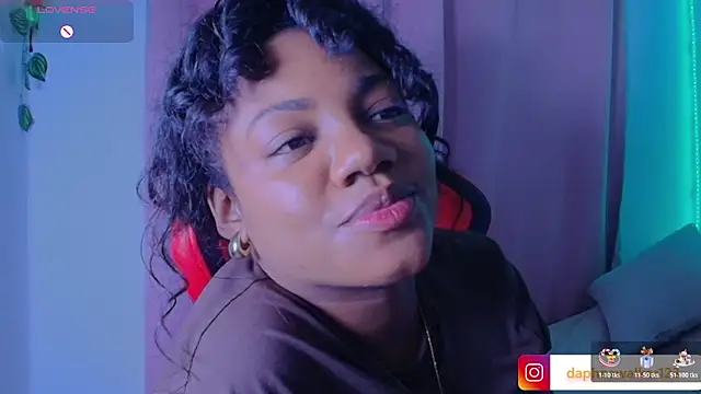 Snapshot of Daphnewalker__ chatting on February 28, 2026, 1:05 am Daphnewalker online show from February 28, 2026, 1:05 am