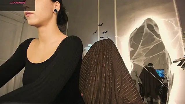 Snapshot of Smoke_of_soul_ chatting on October 24, 2025, 1:54 pm Smoke of soul  online show from October 24, 2025, 1:54 pm