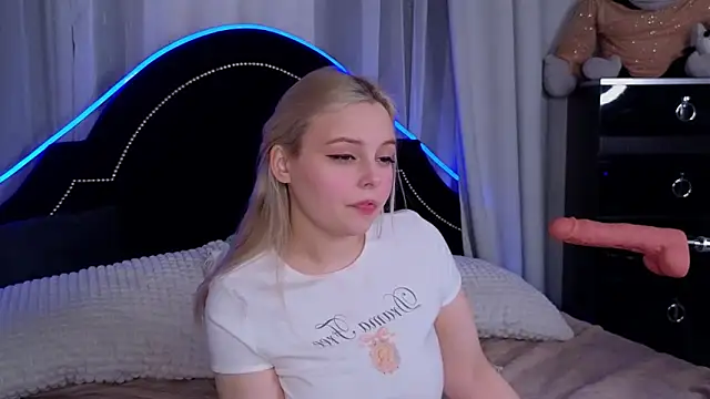 CLAIRE VOGT online show from March 13, 2025, 12:56 pm