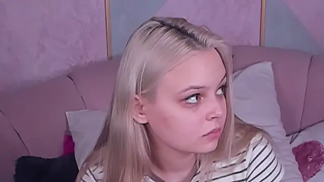 CLAIRE VOGT online show from February 17, 2025, 6:50 pm