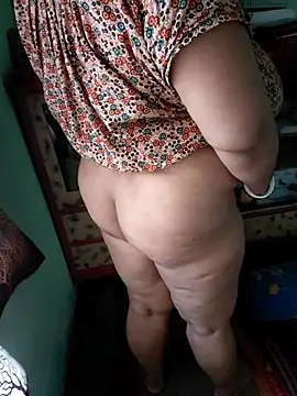 Snapshot of Lizza_boudi chatting on October 30, 2025, 4:22 am Lizza boudi online show from October 30, 2025, 4:22 am