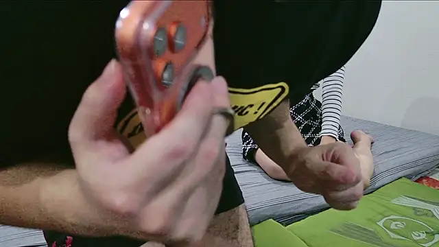 Snapshot of YARASERO-kun chatting on November 22, 2025, 3:22 pm YARASERO-kun online show from November 22, 2025, 3:22 pm