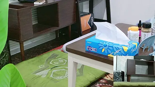 Snapshot of YARASERO-kun chatting on December 16, 2025, 8:18 am YARASERO-kun online show from December 16, 2025, 8:18 am