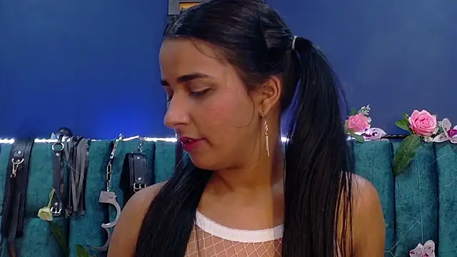 Snapshot of MariamLaraa chatting on March 21, 2025, 2:29 pm MariamLaraa online show from March 21, 2025, 2:29 pm