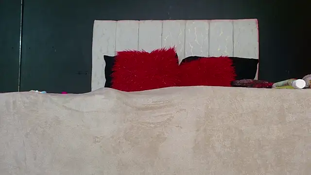 Snapshot of MariamLaraa chatting on September 20, 2025, 9:25 am MariamLaraa online show from September 20, 2025, 9:25 am