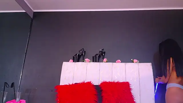 Snapshot of MariamLaraa chatting on November 7, 2025, 3:11 am MariamLaraa online show from November 7, 2025, 3:11 am