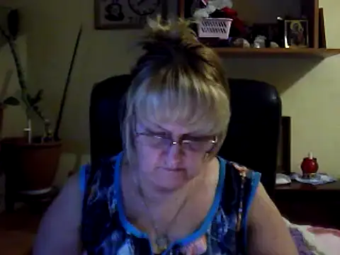 Snapshot of Violet5364 chatting on March 7, 2025, 7:16 pm Violet5364 online show from March 7, 2025, 7:16 pm