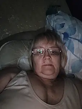 Snapshot of Violet5364 chatting on November 27, 2025, 8:42 pm Violet5364 online show from November 27, 2025, 8:42 pm