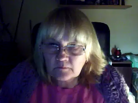 Snapshot of Violet5364 chatting on February 23, 2025, 6:23 pm Violet5364 online show from February 23, 2025, 6:23 pm