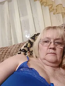 Snapshot of Violet5364 chatting on January 11, 2026, 9:22 pm Violet5364 online show from January 11, 2026, 9:22 pm