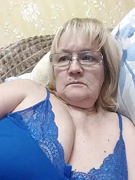 Snapshot of Violet5364 chatting on January 13, 2026, 8:35 pm Violet5364 online show from January 13, 2026, 8:35 pm