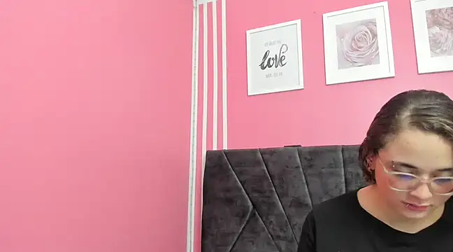 Snapshot of Amelia_Royer chatting on March 22, 2025, 12:35 pm Amelia Royer online show from March 22, 2025, 12:35 pm