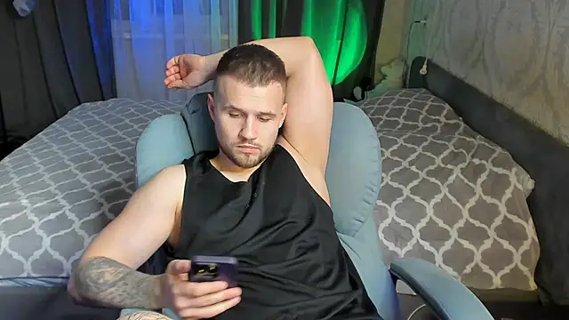 Snapshot of Vladik_b chatting on February 26, 2025, 8:47 pm Vladik b online show from February 26, 2025, 8:47 pm