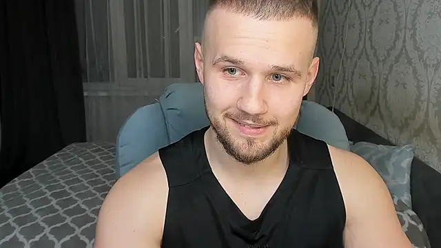 Snapshot of Vladik_b chatting on February 15, 2025, 4:56 pm Vladik b online show from February 15, 2025, 4:56 pm