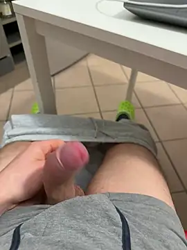 Manuhot001 online show from March 16, 2026, 10:23 pm