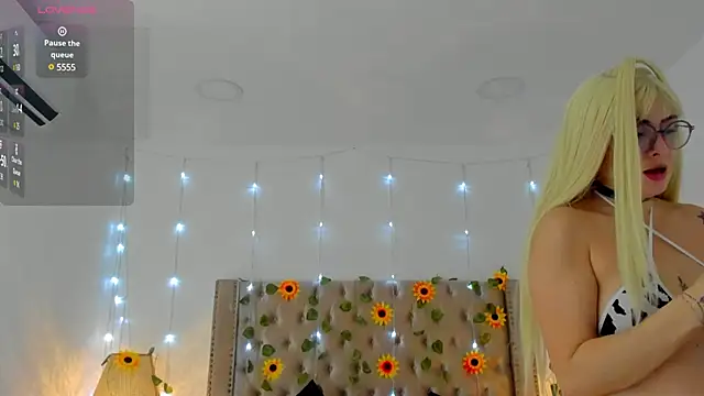 Snapshot of CandieGilson__ chatting on March 9, 2025, 7:48 pm CandieGilson   online show from March 9, 2025, 7:48 pm