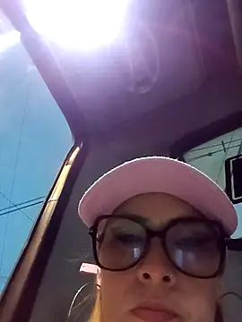 Snapshot of CandieGilson__ chatting on October 4, 2025, 10:39 am CandieGilson   online show from October 4, 2025, 10:39 am