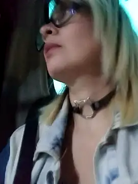 Snapshot of CandieGilson__ chatting on October 3, 2025, 11:01 am CandieGilson   online show from October 3, 2025, 11:01 am