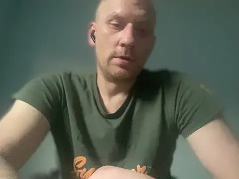 Snapshot of Krzysiekg123 chatting on February 22, 2025, 5:55 am Krzysiekg123 online show from February 22, 2025, 5:55 am