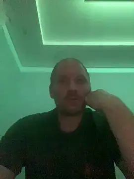 Snapshot of Krzysiekg123 chatting on November 14, 2025, 7:39 pm Krzysiekg123 online show from November 14, 2025, 7:39 pm