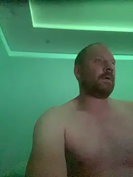 Snapshot of Krzysiekg123 chatting on October 20, 2025, 10:43 pm Krzysiekg123 online show from October 20, 2025, 10:43 pm