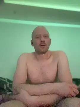 Snapshot of Krzysiekg123 chatting on March 1, 2025, 5:20 am Krzysiekg123 online show from March 1, 2025, 5:20 am