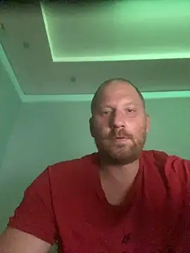 Snapshot of Krzysiekg123 chatting on October 15, 2025, 5:32 pm Krzysiekg123 online show from October 15, 2025, 5:32 pm