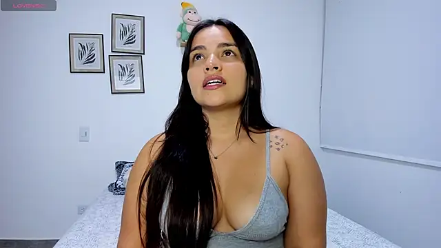 Snapshot of sarita_bigbooty_ chatting on April 10, 2026, 5:03 am sarita bigbooty online show from April 10, 2026, 5:03 am