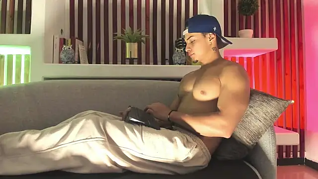 Snapshot of RyanGreys chatting on September 30, 2025, 4:07 am RyanGreys online show from September 30, 2025, 4:07 am