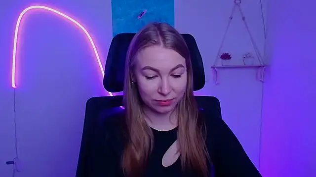 Snapshot of Dana_flowers chatting on December 5, 2025, 6:34 am Dana flowers online show from December 5, 2025, 6:34 am