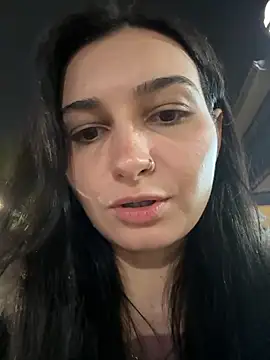 lunalovelee online show from October 11, 2025, 5:36 pm