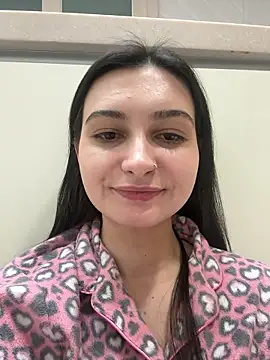 lunalovelee online show from January 13, 2026, 3:27 pm