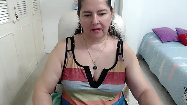 leonela 69 online show from April 6, 2026, 4:46 am