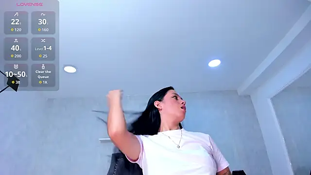 EmiliaRose  online show from October 26, 2025, 8:31 pm